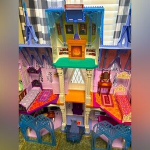 Frozen Barbie Dollhouse